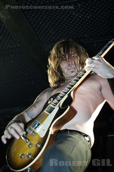 HIGH ON FIRE - 2006-07-16 - PARIS - Batofar - 